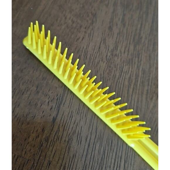 Vtg Tupperware 8" Mustard Yellow 436 Teaser Hair Comb Brush Teasing NOS - Picture 3 of 3